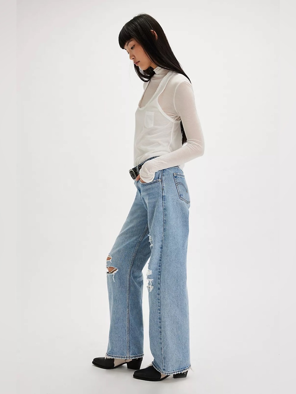 Viral Levi's Low Loose Medium Wash Distressed Jeans
